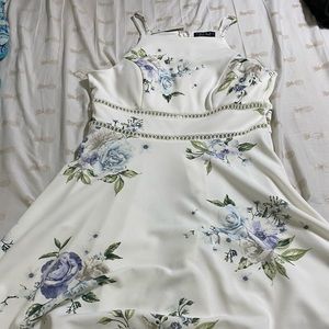 White floral francescas dress NWT